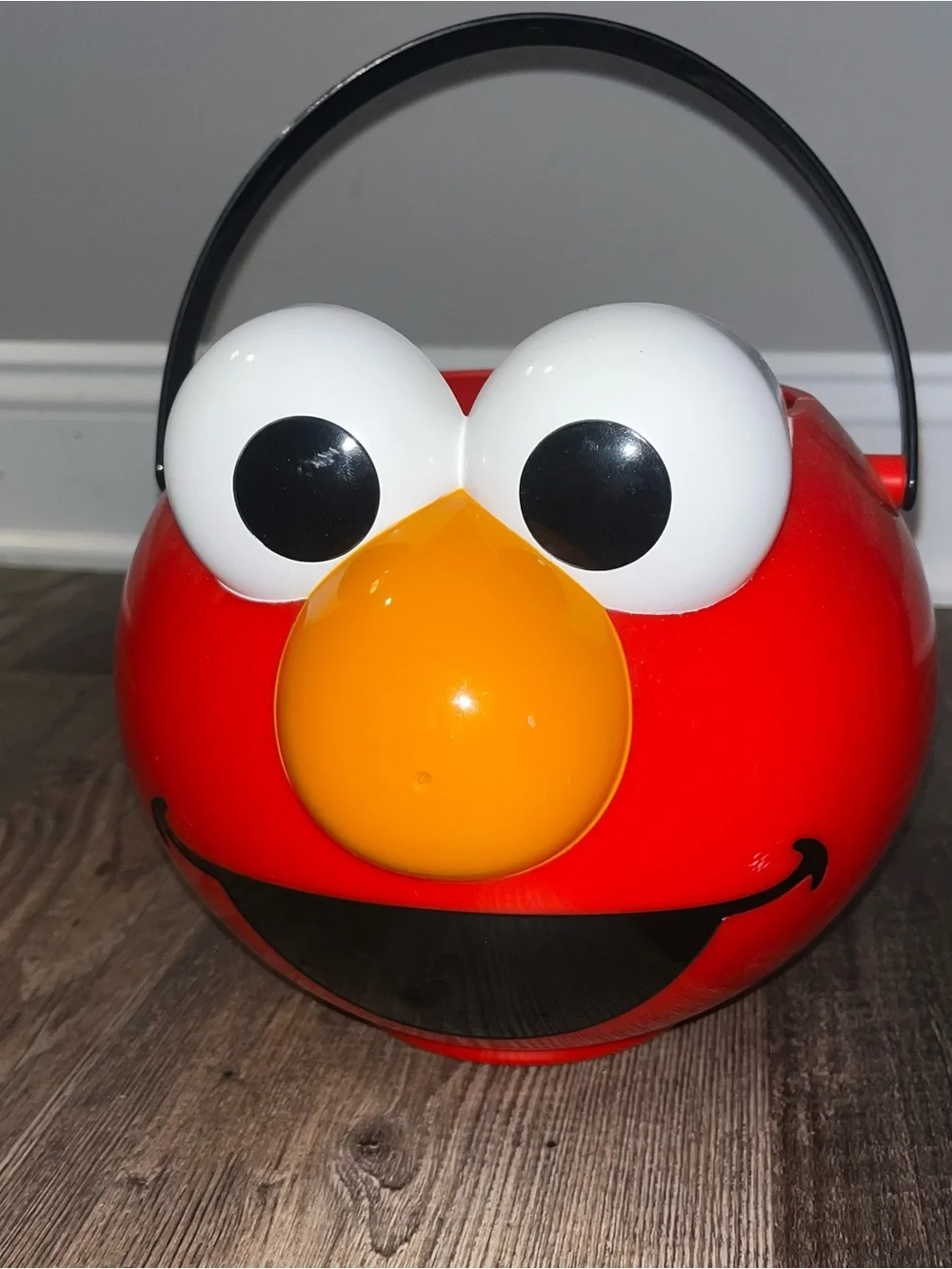 Rare 2018 Busch Gardens Williamsburg Exclusive Elmo Light-Up Halloween Bucket